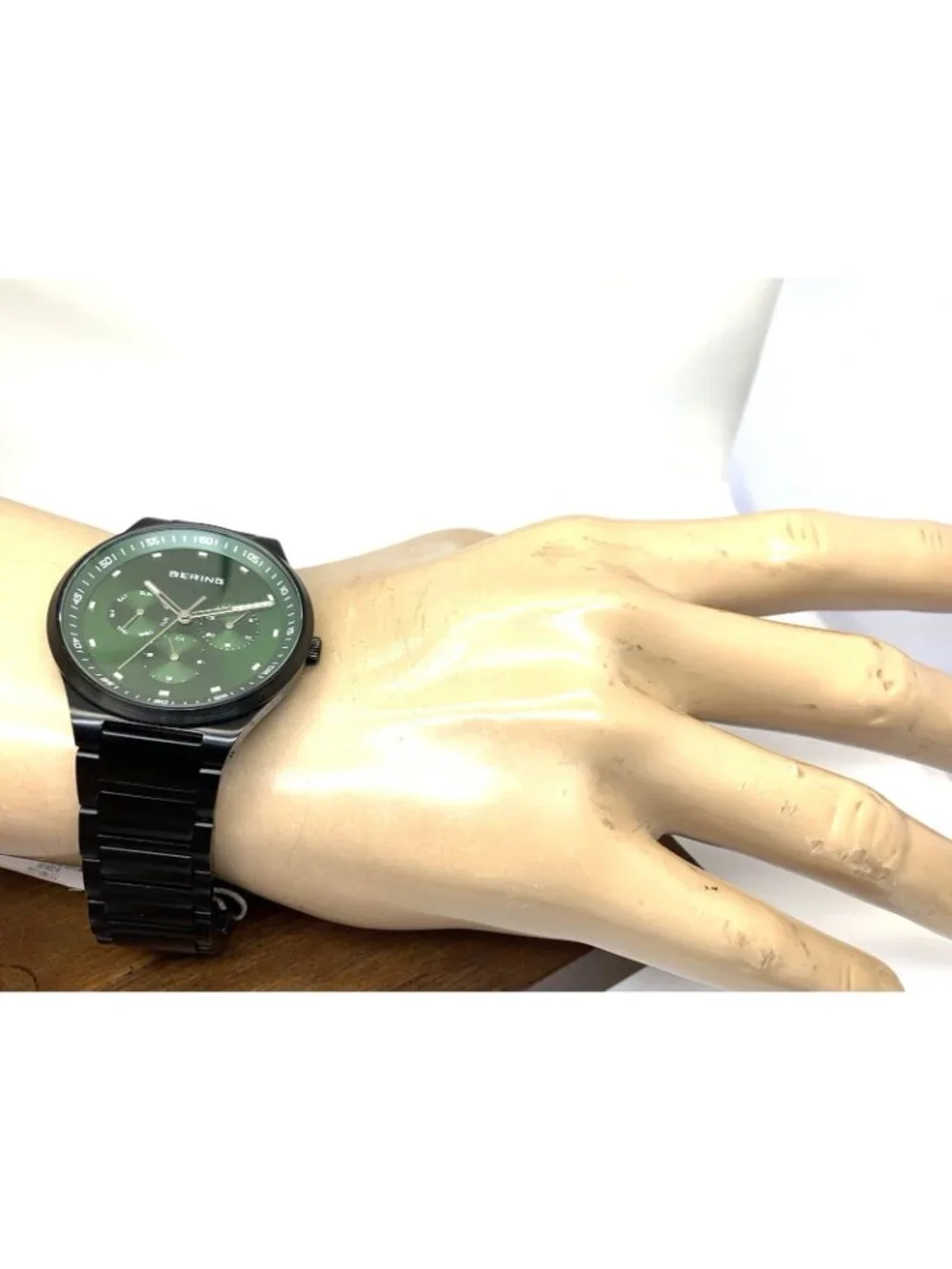 Bering Men's Watch 11740-728 Quartz Green Dial Black Stainless Steel 40mm